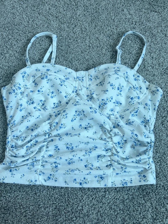 SHEIN Tops - SHEIN White Ribbed Blue Floral Ruched Cami